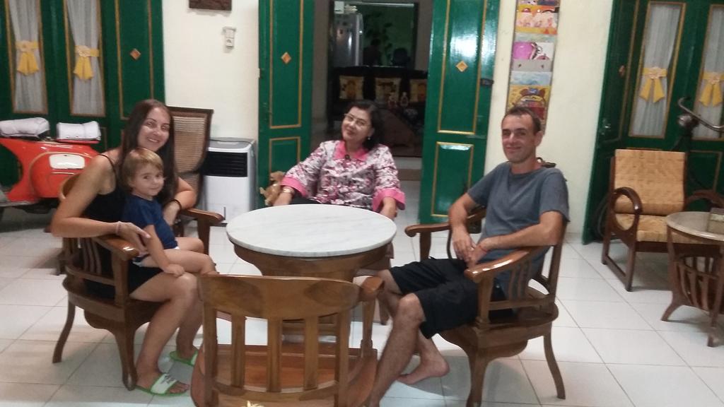 Pendopo Andari Homestay Джокьякарта Экстерьер фото