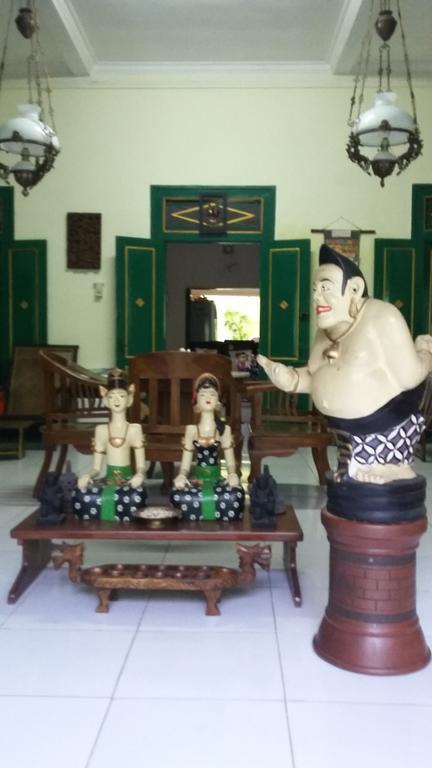 Pendopo Andari Homestay Джокьякарта Экстерьер фото