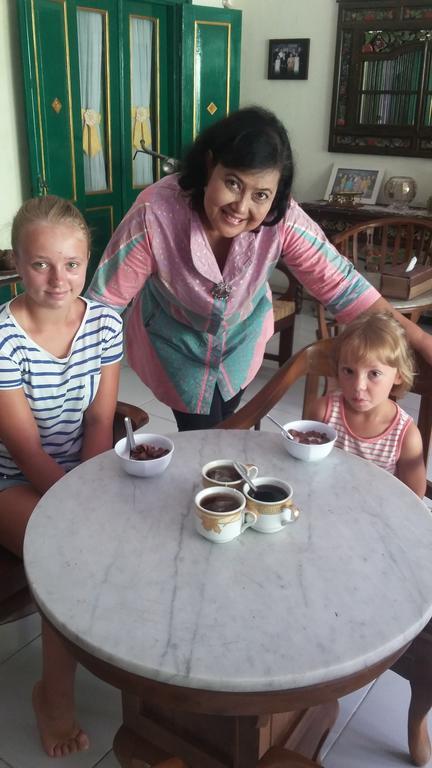 Pendopo Andari Homestay Джокьякарта Экстерьер фото