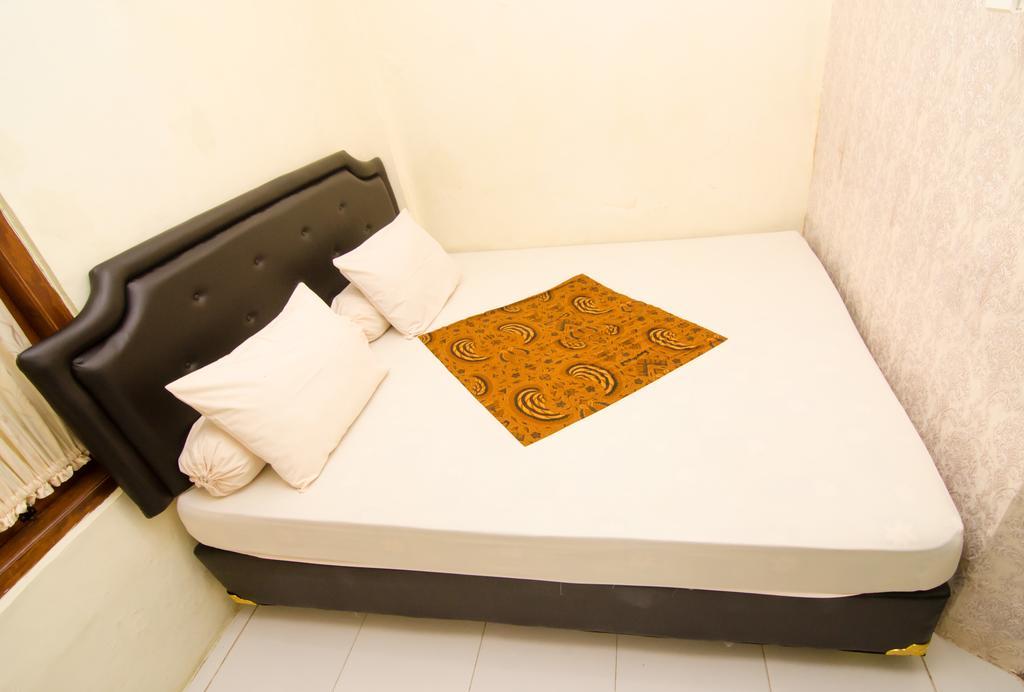 Pendopo Andari Homestay Джокьякарта Экстерьер фото