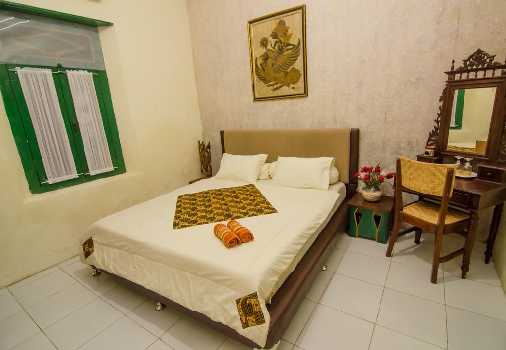 Pendopo Andari Homestay Джокьякарта Экстерьер фото