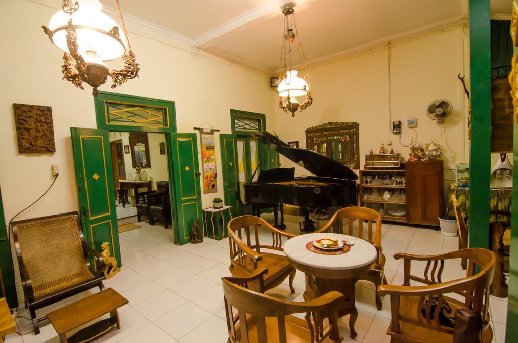 Pendopo Andari Homestay Джокьякарта Экстерьер фото