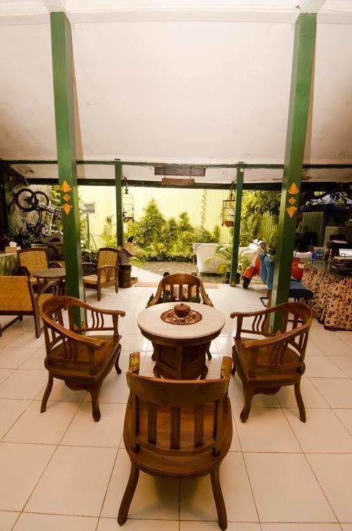 Pendopo Andari Homestay Джокьякарта Экстерьер фото
