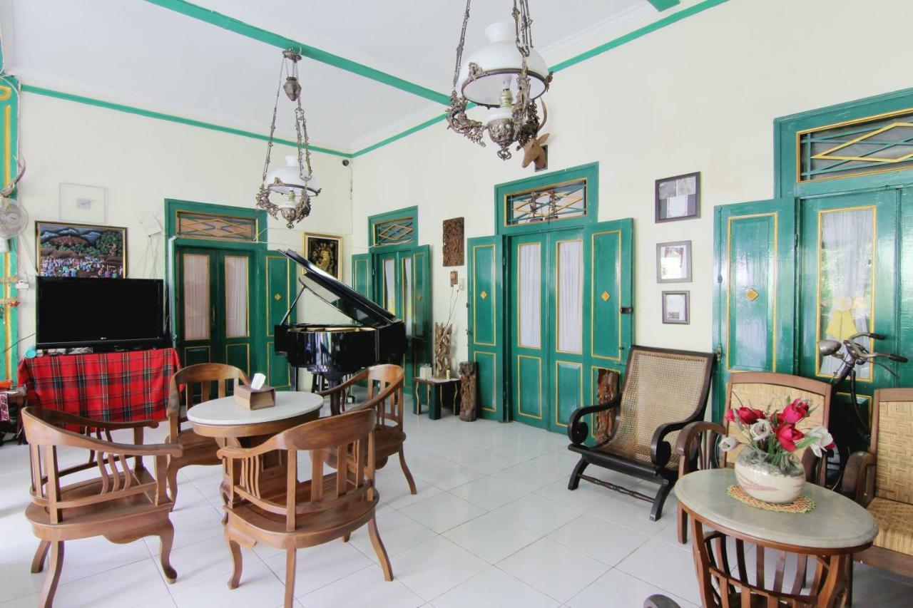 Pendopo Andari Homestay Джокьякарта Экстерьер фото